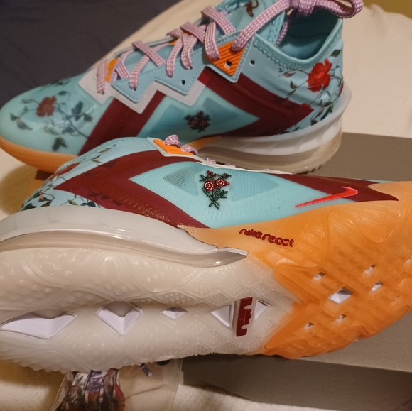 Labron 18s floral - Picture 8 of 9